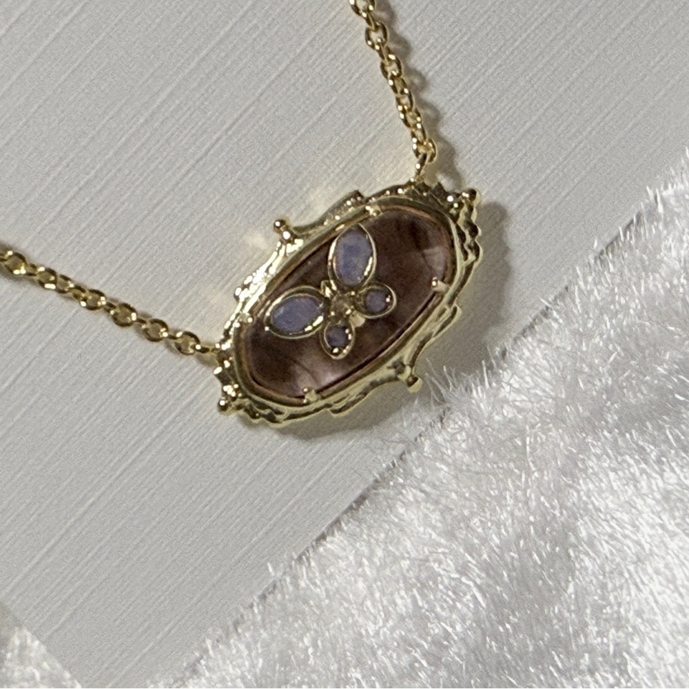 Kendra Scott x Dolly Parton Elisa Butterfly Pendant Necklace - Picture 8 of 15